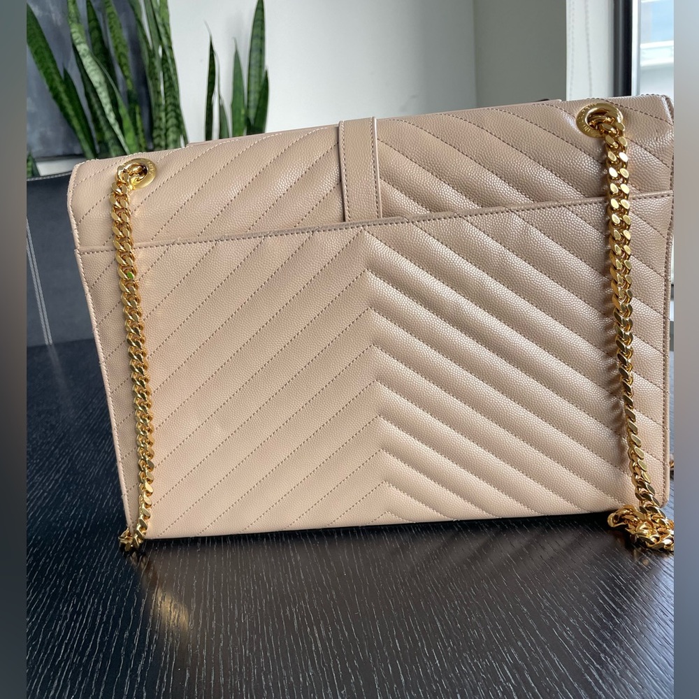 Saint Laurent Nude Bag With Gold Chain, Front Flap, Shoulder Bag - Picture 5 of 13